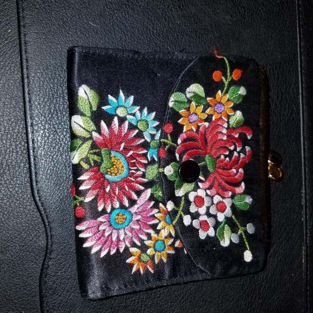 Vintage silk coin purse with floral design